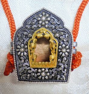 純銀鎏金嘎屋盒 