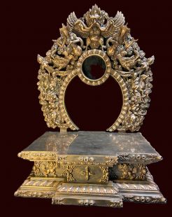 佛像底座 . 古銅色