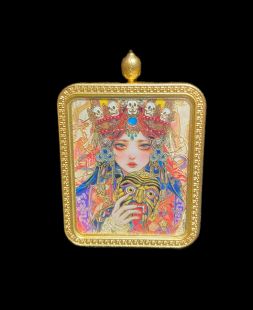 女財神 扎基拉姆 浮雕佛牌 ( L )