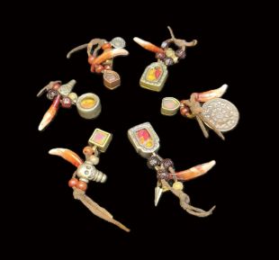 嘎屋.幸運牙.護身符